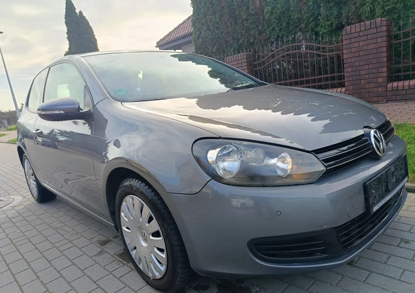 Volkswagen Golf cena 9999 przebieg: 286000, rok produkcji 2009 z Turek małe 301